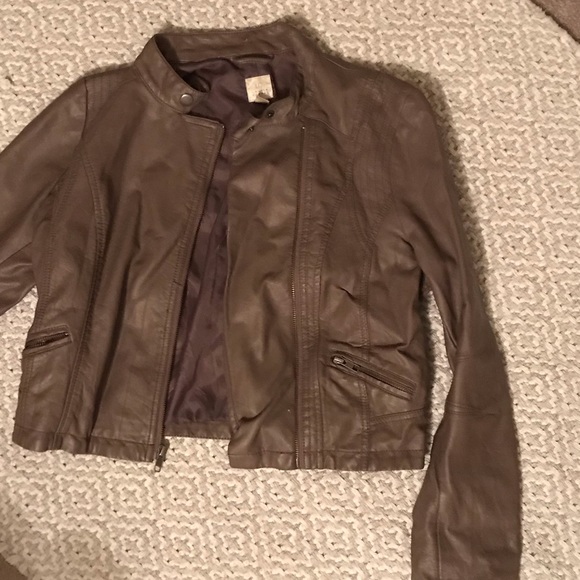 Jacket (bomber jacket...i think??) - Picture 1 of 4